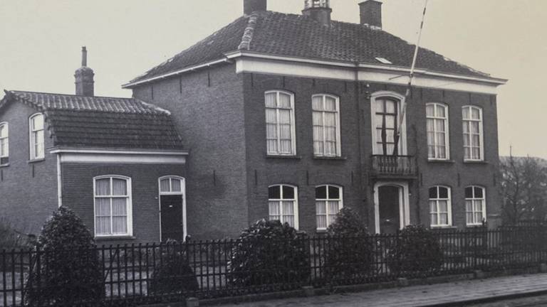 Tot 1922 was dit het raadhuis van de gemeente Besoyen. (foto Salha)