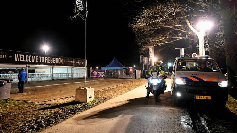 Het meisje werd rond acht uur zaterdagavond onwel op het terrein aan de Kreitweg in Haaren (foto: Toby de Kort/SQ Vision).