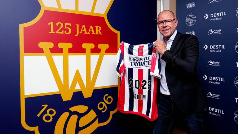 Fred Grim bij zijn presentatie als trainer van Willem II (foto: OrangePictures).