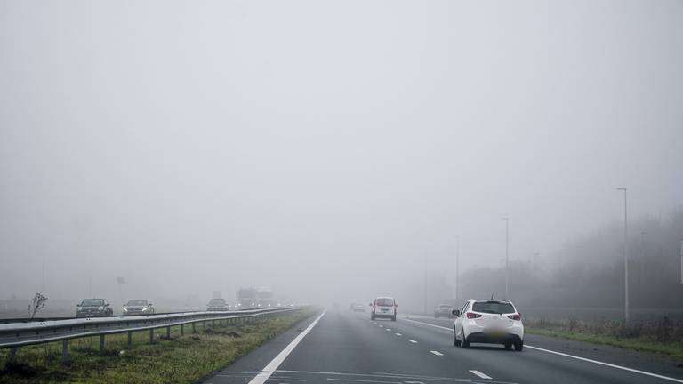 Waarschuwing voor dichte mist. (foto: ANP).