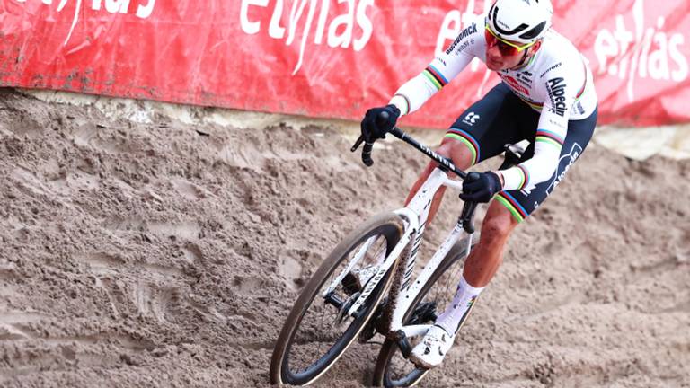 Mathieu van der Poel maakt indruk met tiende crosszege op rij (Foto: ANP)