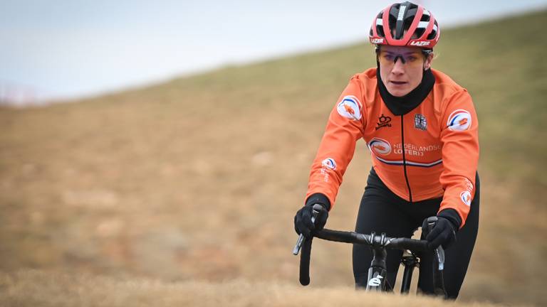 Marianne Vos in actie tijdens een training in Fayetteville (foto: ANP/BELGA 2022/David Stockman).