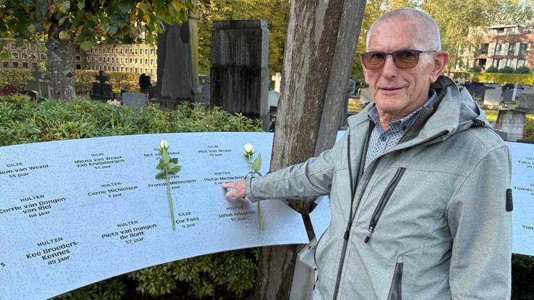 Piet Michielsen bij het nieuwe oorlogsmonument in Gilze (foto: Pieter Soethout)