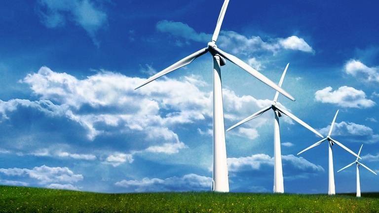 Windmolens en zonnepanelen in 'Duurzame Polder'