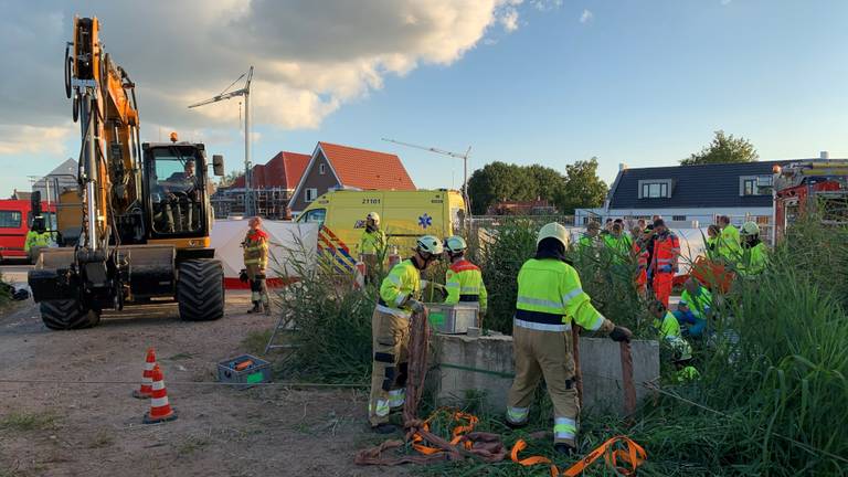 Diverse hulpverleners zijn ter plaatse. (Foto: Bart Meesters / SQ Vision)