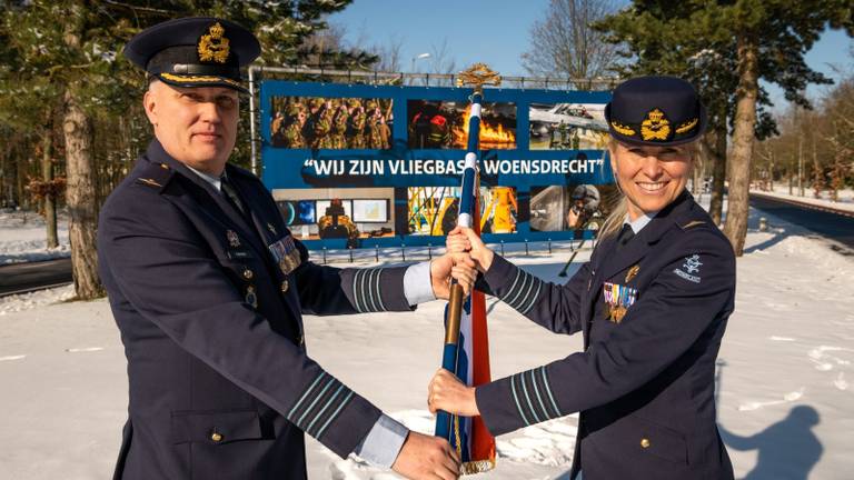 Kolonel Ellen Meeuwsen-Scholten krijgt de taak van commandant van voorganger Ben Kamstra