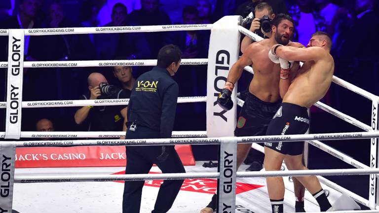 Een meeslepend duel om de wereldtitel kickboksen (foto: Maric Media).