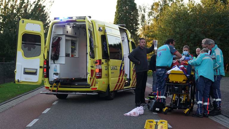 De man is naar het ziekenhuis gebracht (foto: SQ Vision). 