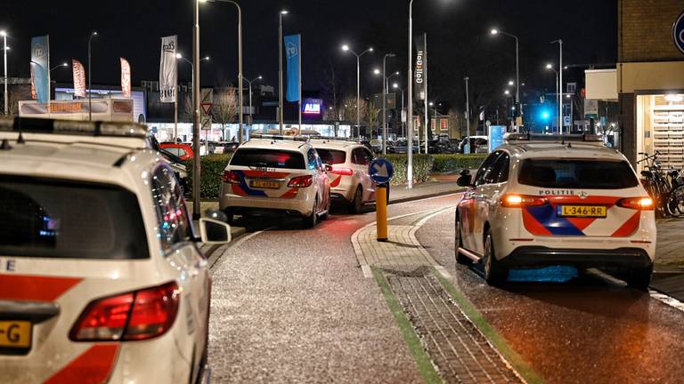 Politie lost schot bij aanhouding in Tilburg, verdachte op de vlucht