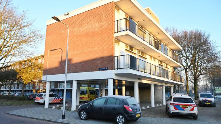 Steekpartij bij burenruzie in Tilburg, gewonde naar ziekenhuis 