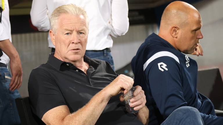 Willem II-trainer Peter Maes en zijn assistent Kristof Aelbrecht. (Foto: Peter Lous/Orange Pictures)