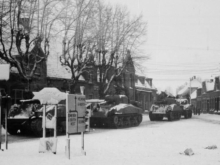 De Markt in Asten in 1944. 