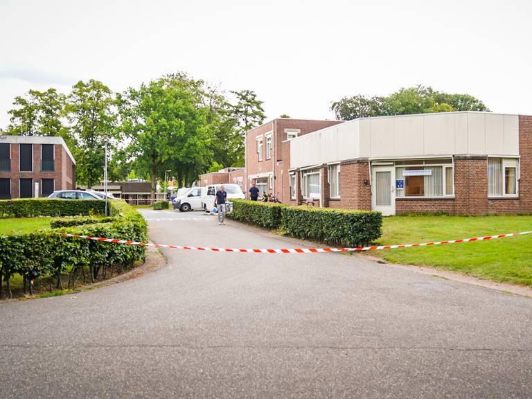 Het complex waar het slachtoffer en de verdachte werden gevonden (foto: Sem van Rijssel/SQ Vision Mediaprodukties).