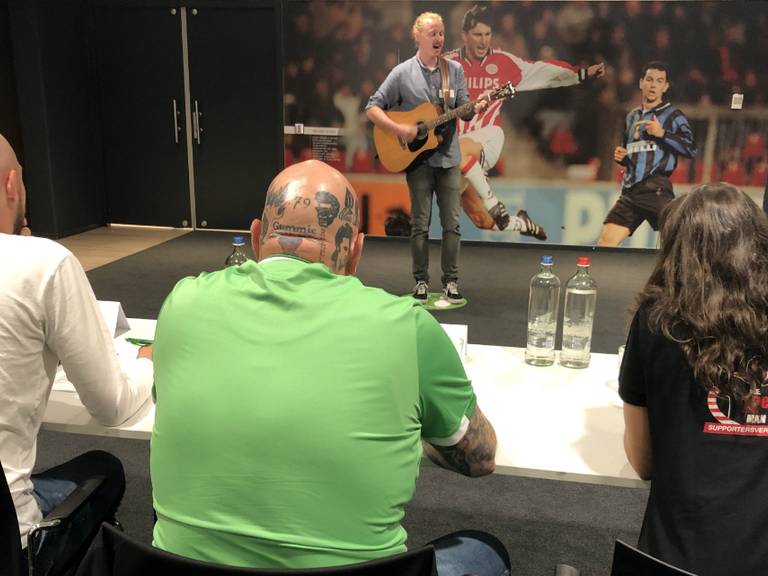 PSV-fans doen auditie voor 'De Stem van PSV'. (Foto: Imke van de Laar)