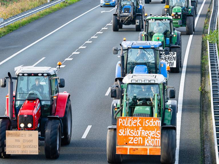 Boeren op de snelweg op weg naar het protest eind oktober (archieffoto: Jack Brekelmans).