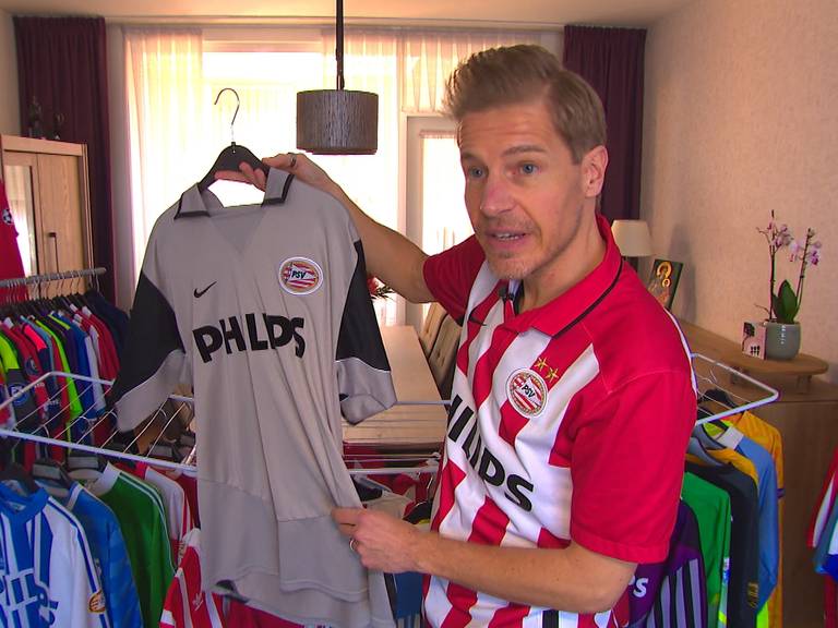Martijn verzamelt gedragen PSV-shirts