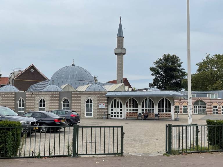 Eén van de moskeeën in Eindhoven, die overigens allemaal niet met name werd genoemd in het rapport (foto: Hans Janssen).