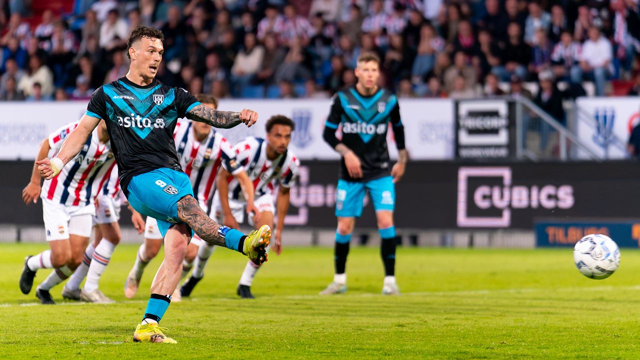 De penalty van Jizz Hornkamp (foto: Joris Verwijst/Orange Pictures).