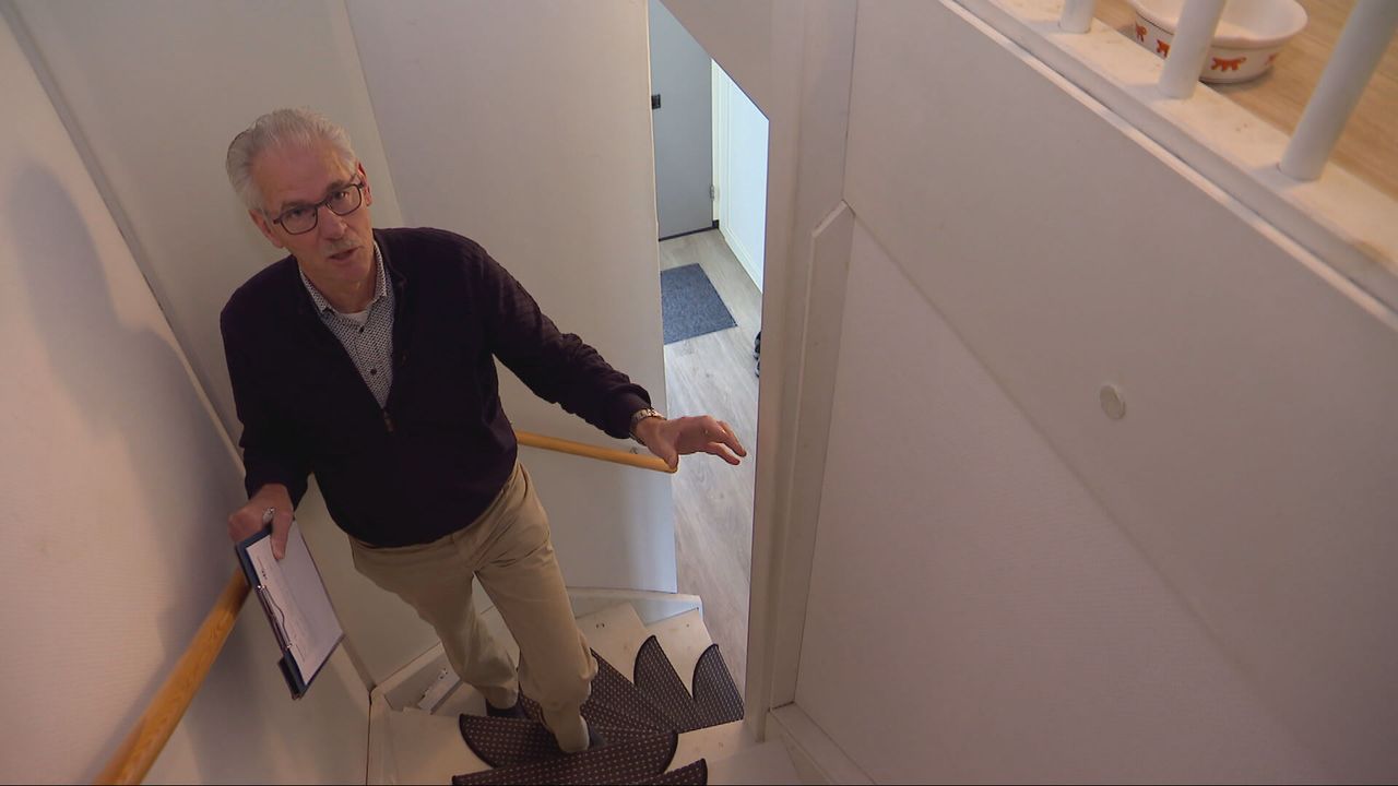 Volgens Arnold is het slimmer om aan beide kanten een trapleuning te hebben (foto: Jos Verkuijlen).