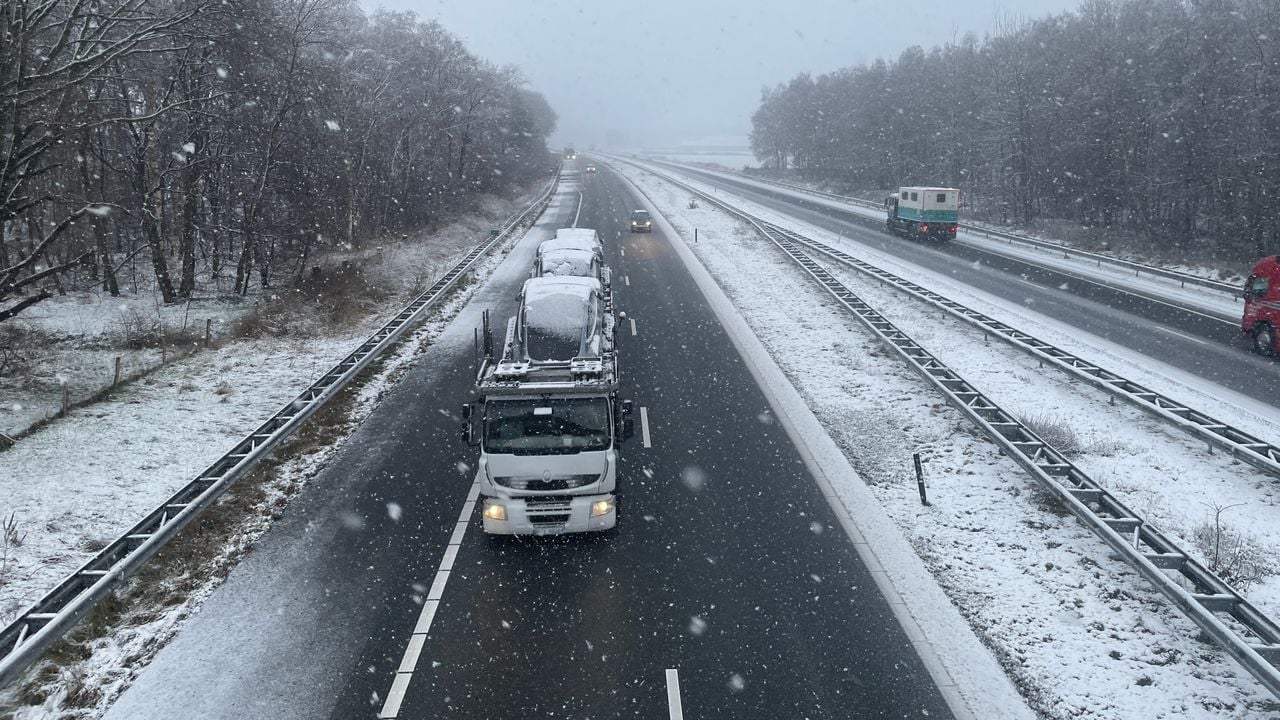 De A67 bij Helenaveen (foto: René van Hoof).