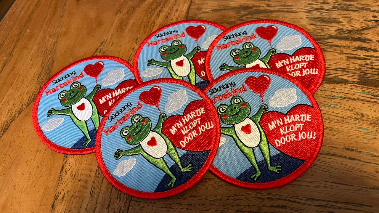 Het carnavalsemblemen 'M’n hartje klopt door jou' (foto: Megan Hanegraaf).