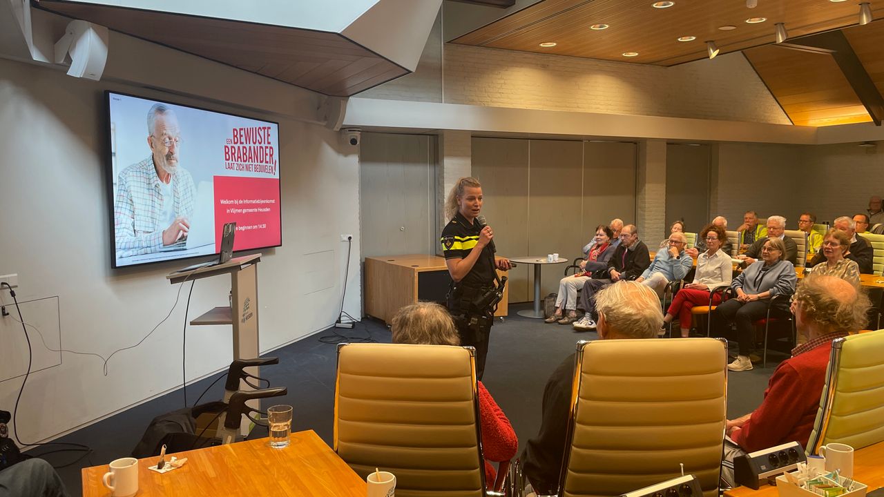 Grote belangstelling voor de informatiebijeenkomst (foto: René van Hoof)