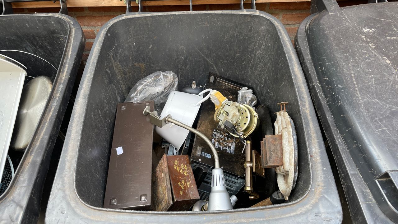 Niemand die er wat mee kan (foto: René van Hoof).