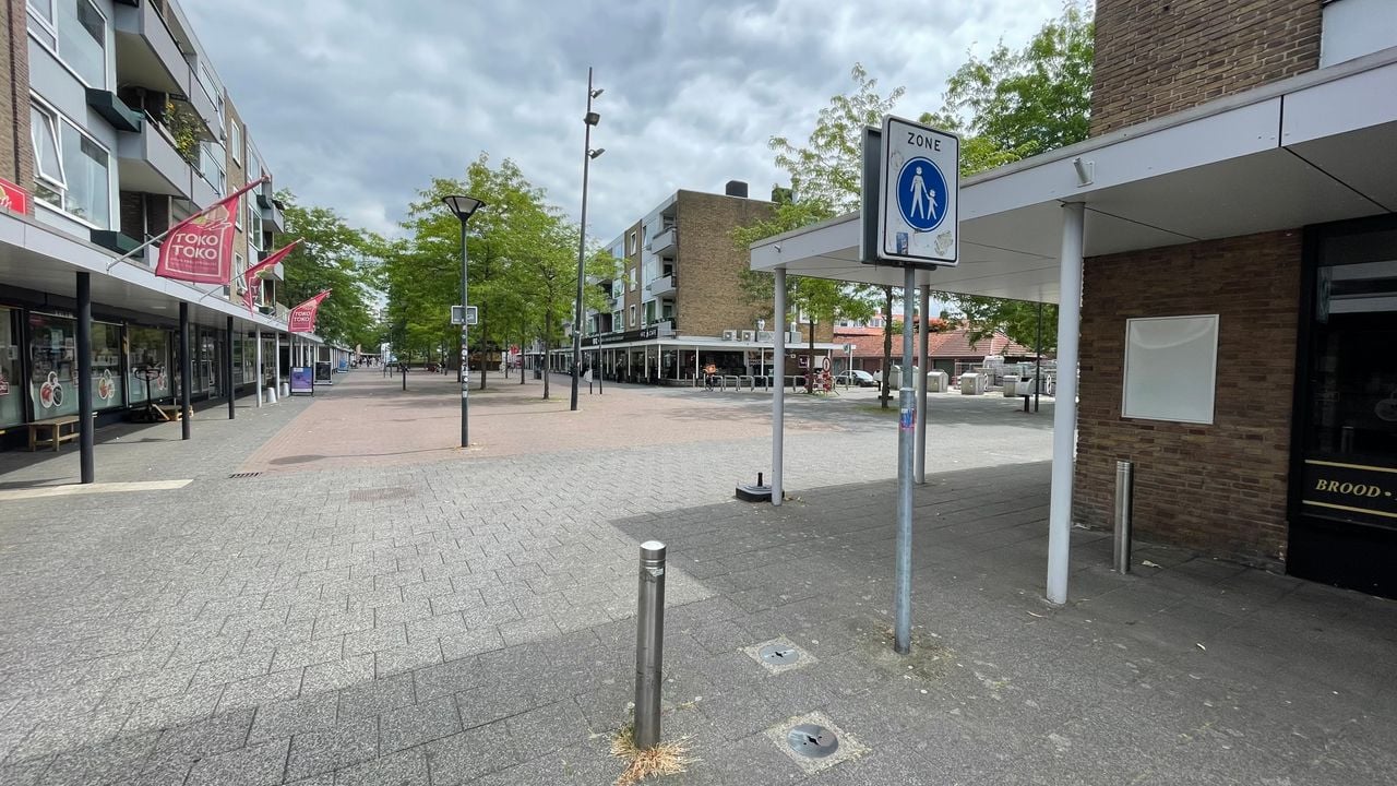 Het Brabantplein is volgens bewoners hard achteruit gegaan (foto: Raymond Merkx).
