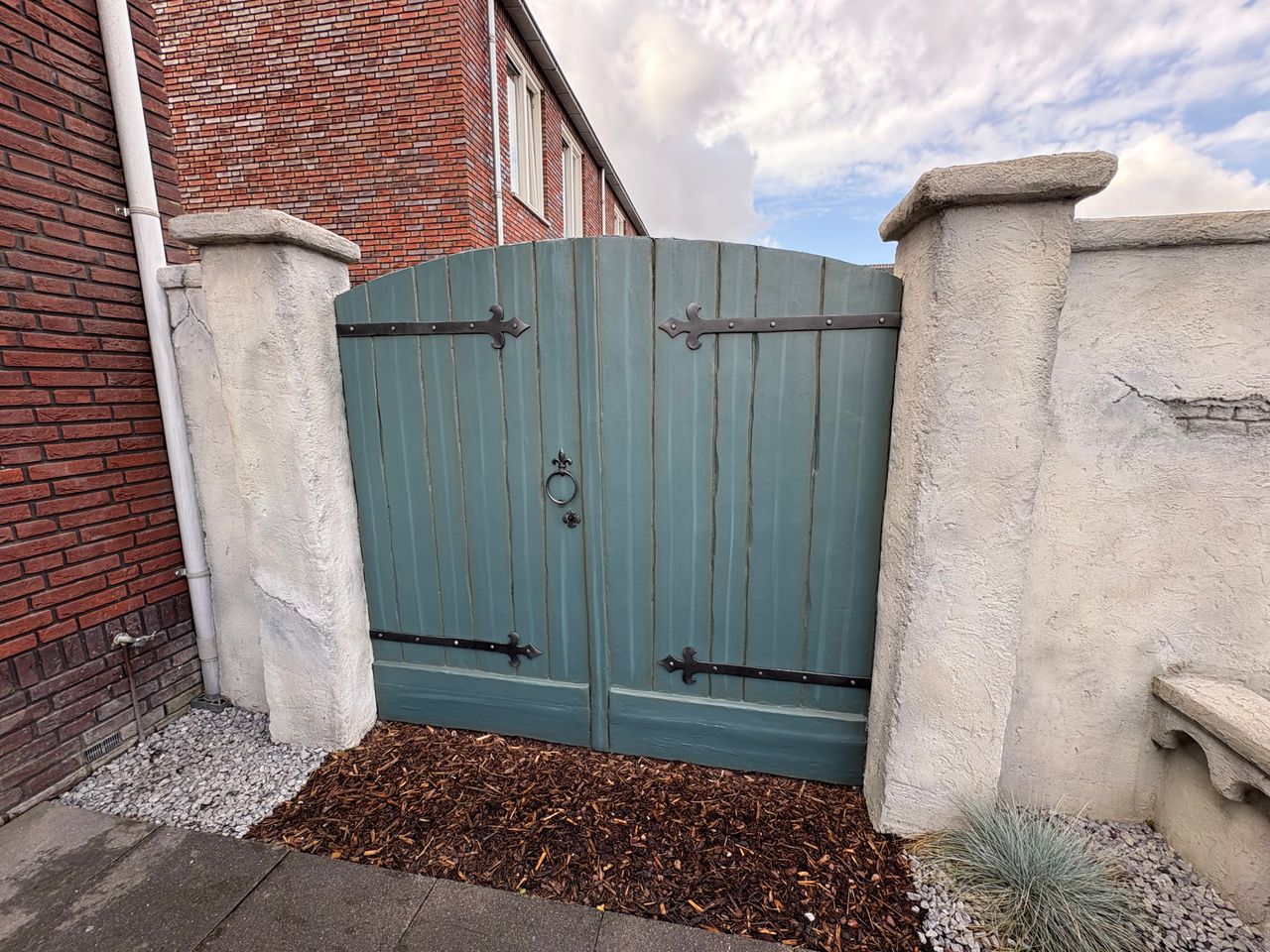 Een poort in stijl van de Efteling (foto: Raymond Merkx).