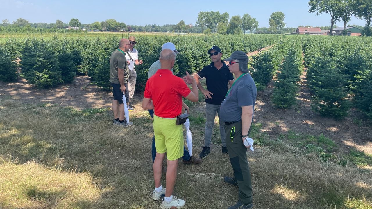 Boomkwekers in overleg (foto: René van Hoof)