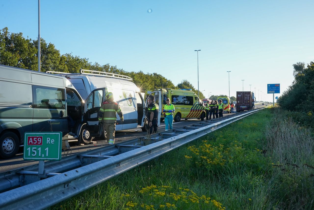 Ongeluk op A59 (foto: Gabor Heeres / SQ Vision).