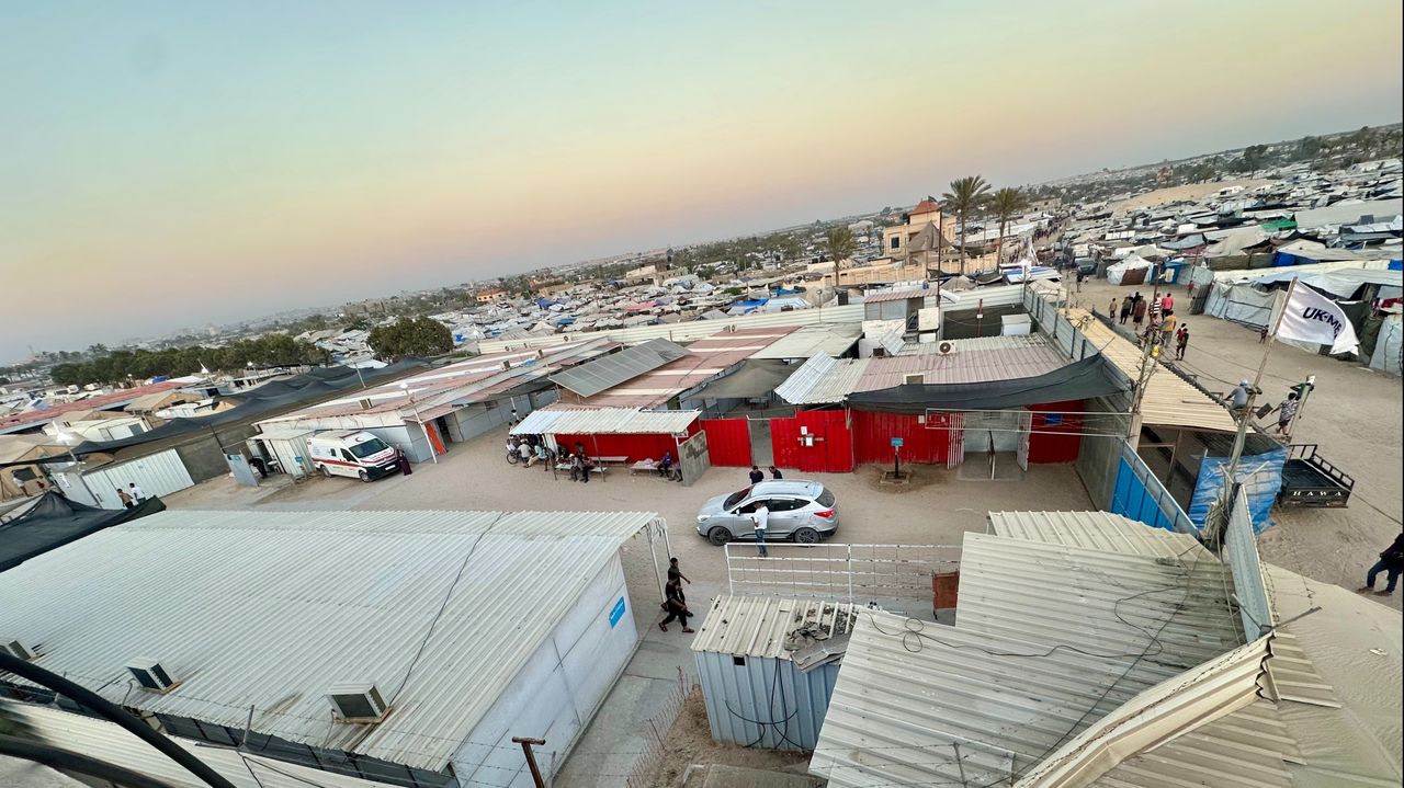 Het noodhospitaal en kamp (privéfoto). 