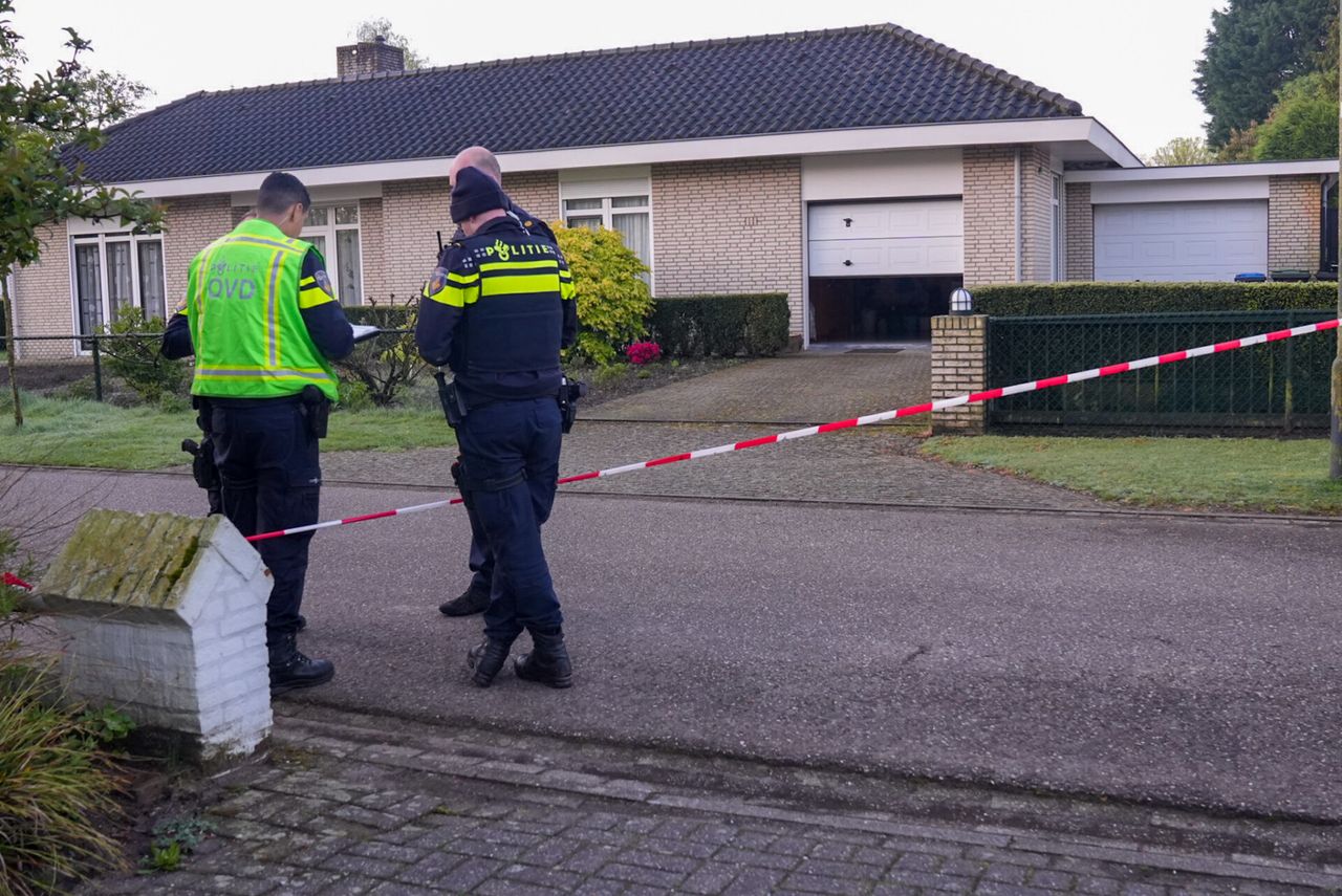 Of er bij de overval in Helmond iets is buitgemaakt, is vooralsnog niet naar buiten gebracht (foto: Harrie Grijseels/SQ Vision).