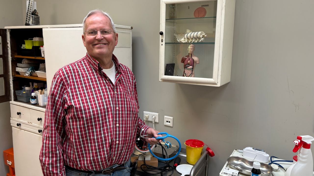 Straatdokter Sjaak houdt iedere week spreekuur (foto: Imke van de Laar).