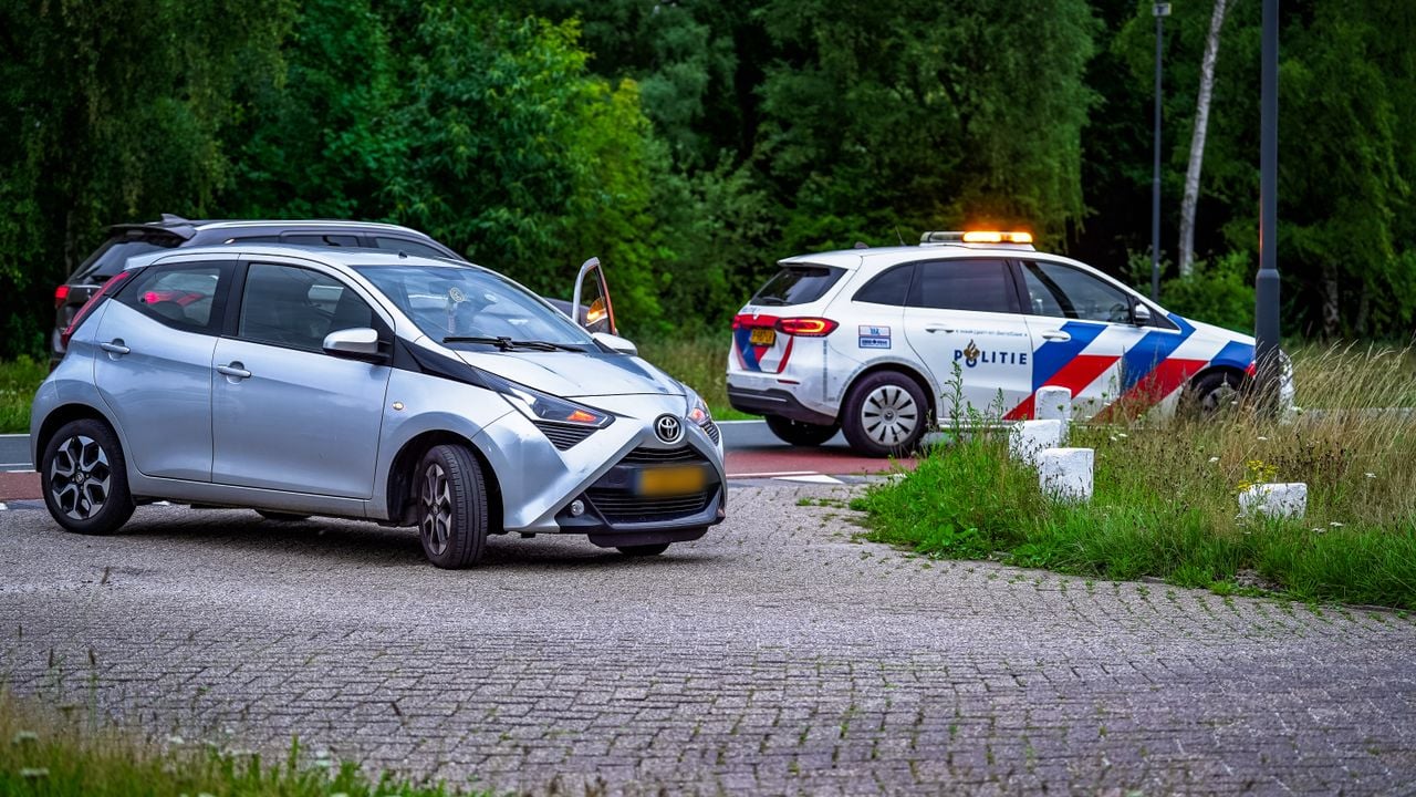 Fietser raakt gewond bij ongeluk in Uden (foto: Foto: Lucas Lammers / Persbureau Heitink).