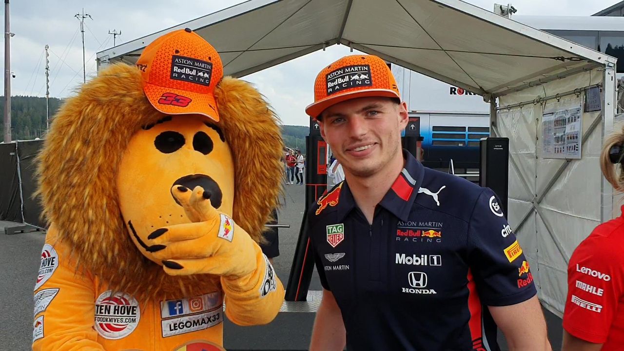 LE-GO MAX en zijn held Verstappen. (Foto: Nardje Berk)