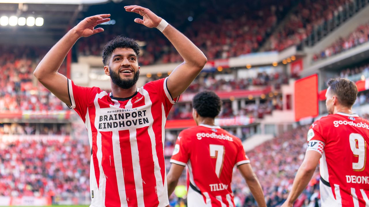 PSV-middenvelder Ismael Saibari, rechts Luuk de Jong. (Foto: Joris Verwijst/Orange Pictures)