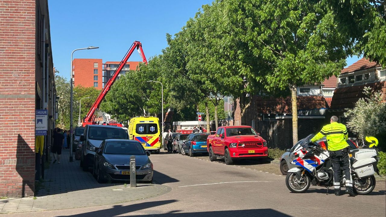 De brandweer rukt groots uit.