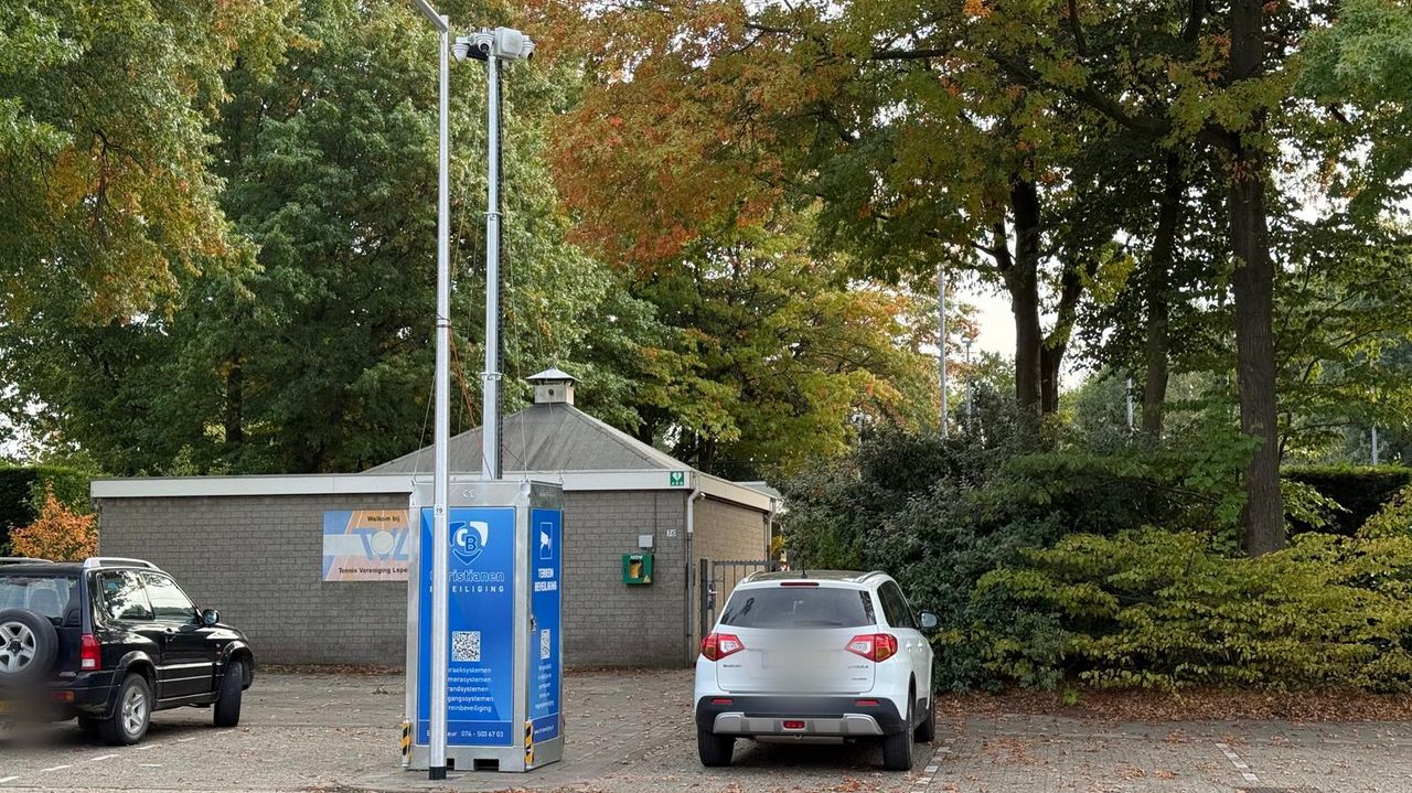 Bij de tennisvereniging zijn meerdere camera's geplaatst (foto: Erik Peeters).