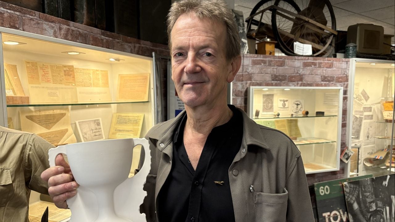 Trots met de Brabant Bokaal (foto: Karin Kamp)