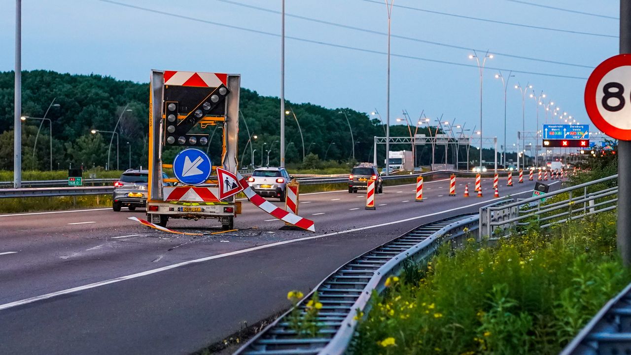 De aangereden pijlwagen op de A2 (foto: Dave Hendriks/SQ Vision).