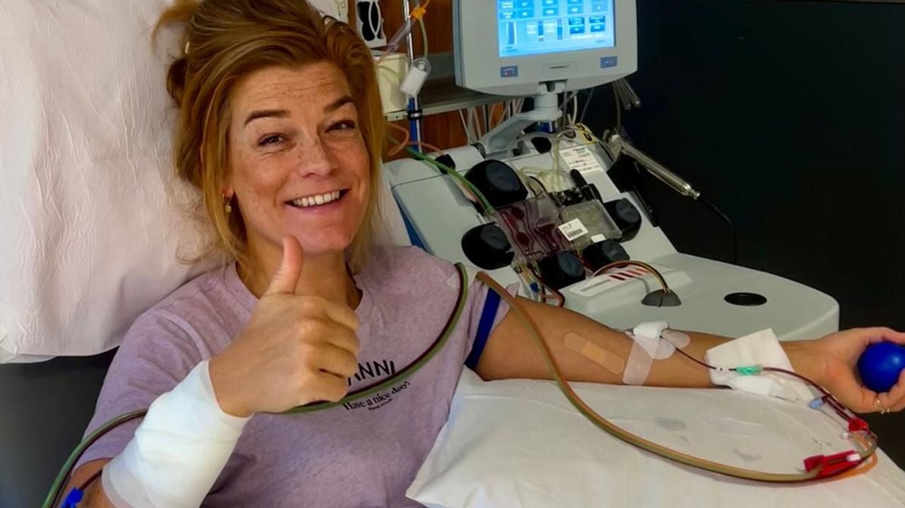 Nikki in het ziekenhuis tijdens haar stamceldonatie (privéfoto). 