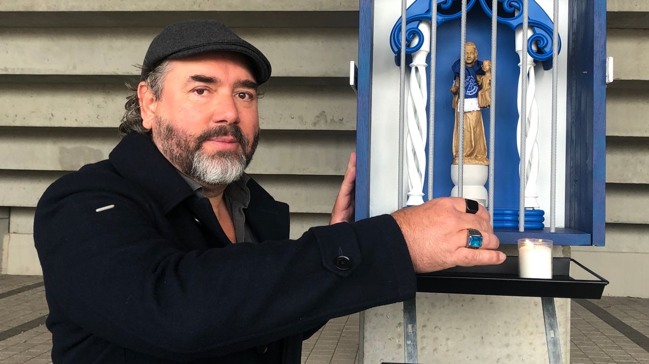 Ralph Posset bij zijn Zoete Moeder bij stadion De Vliert