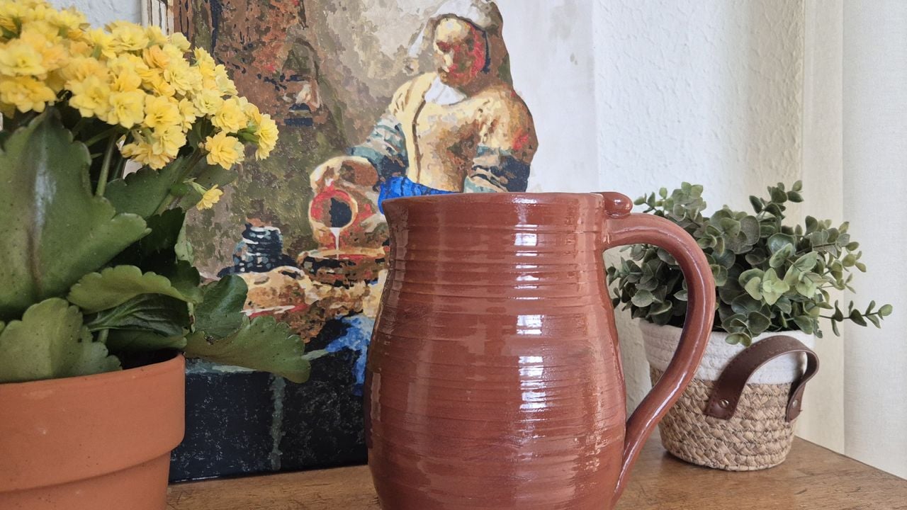 Het eindresultaat van Nieks replica van het kannetje van het 'Melkmeisje' (foto: Niek de Bruijn)