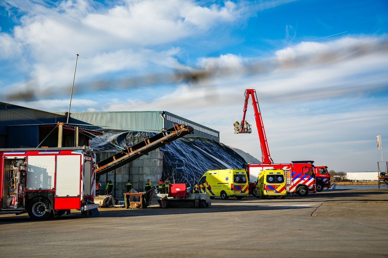 Er moest een hoogwerker aan te pas komen (foto: Erik Haverhals/SQ Vision).