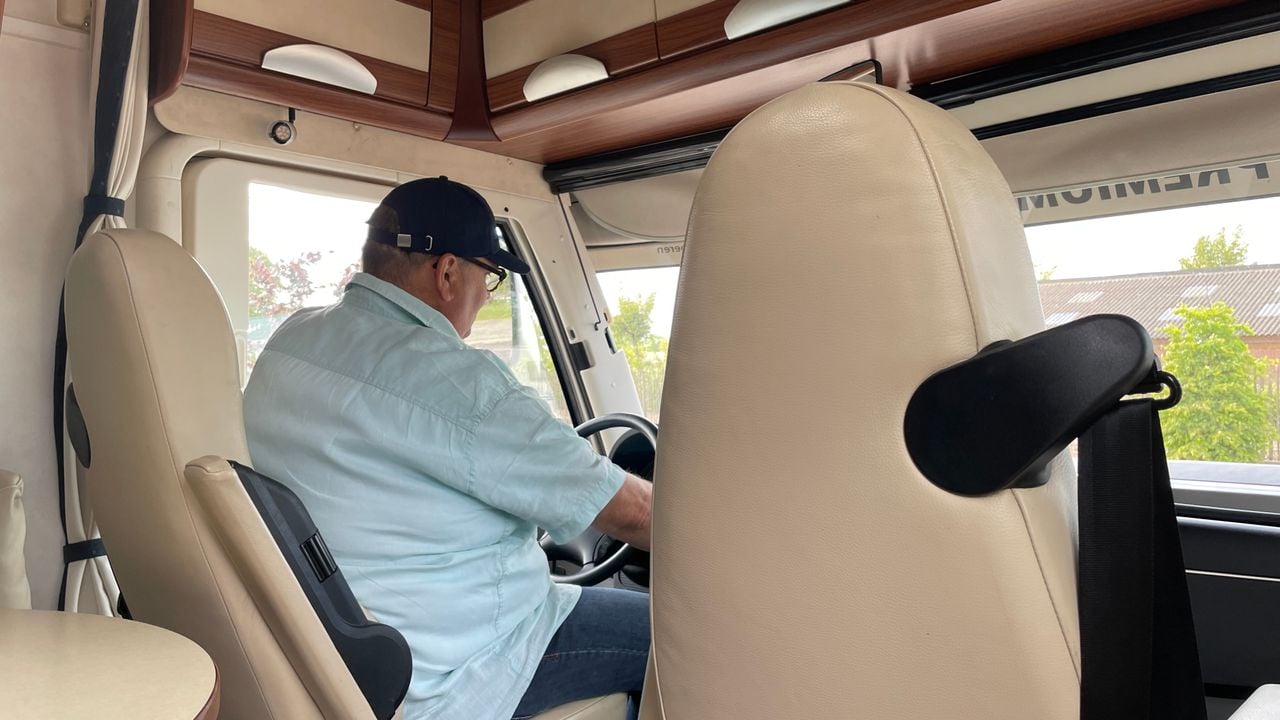 Bas achter het stuur (foto: René van Hoof).