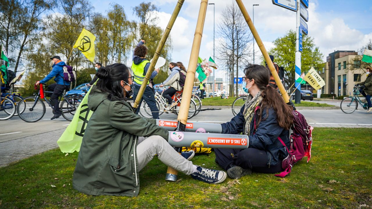 "Gaan we echt iets doen aan het klimaat of blijven we er maar omheen draaien", vragen de actievoerders zich af (foto: SQ Vision)