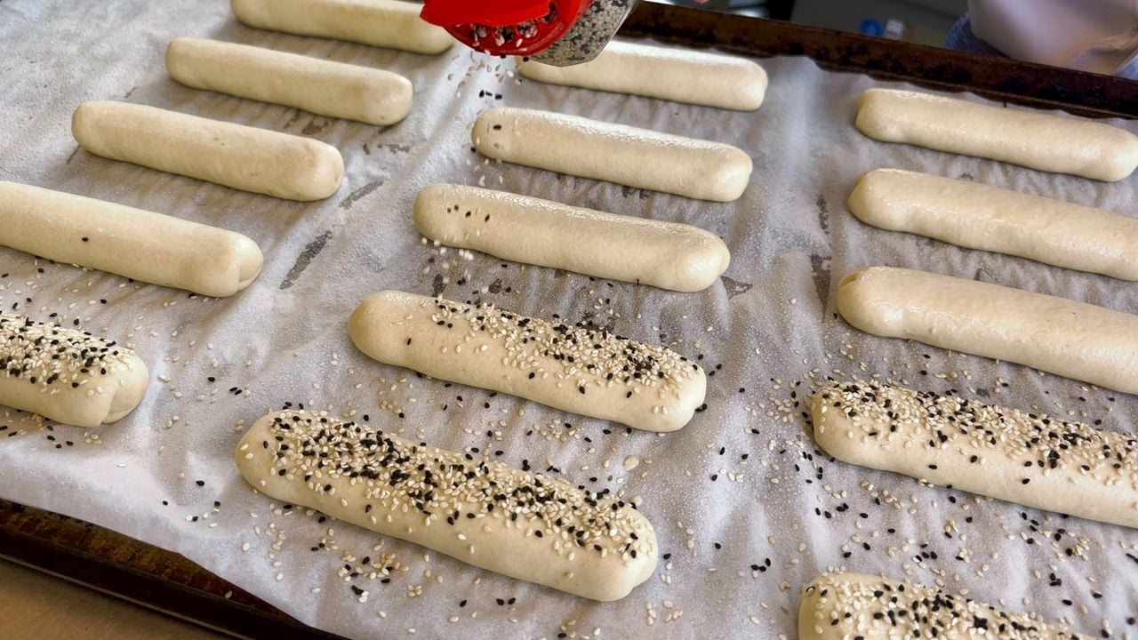 Vegan worstenbroodjes (foto: Jan Peels).