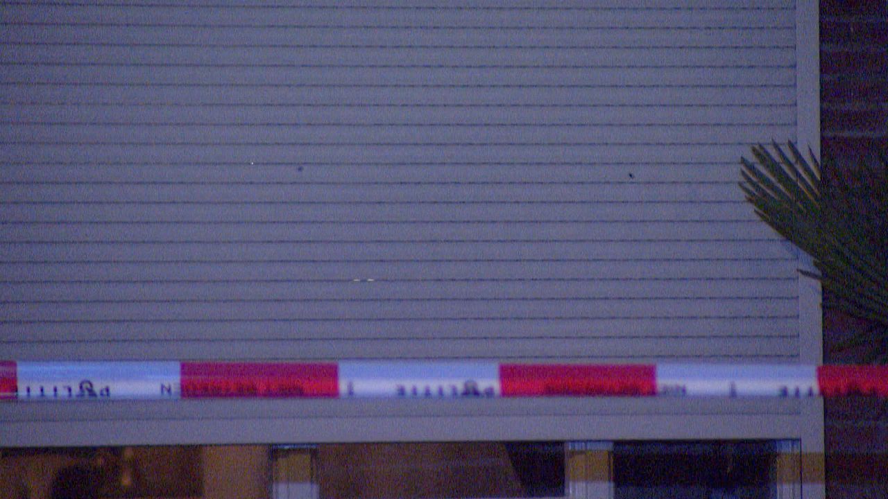 Het beschoten rolluik (foto: Remco de Ruijter/SQ Vision Mediaproduktie).