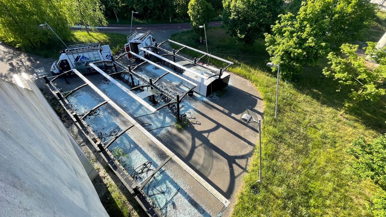 Van bovenaf is de verwoesting goed te zien (foto: Raymond Merkx).